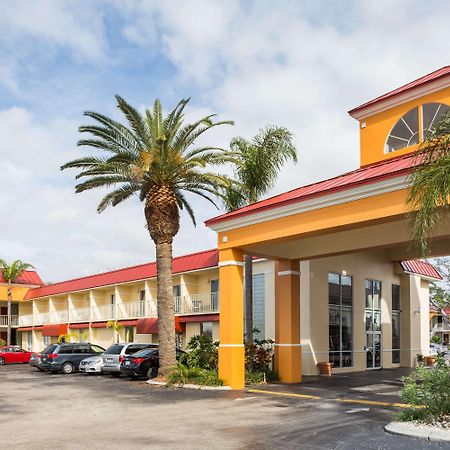 Days Inn & Suites By Wyndham Port Richey Eksteriør bilde