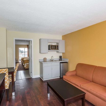 Days Inn & Suites By Wyndham Port Richey Eksteriør bilde