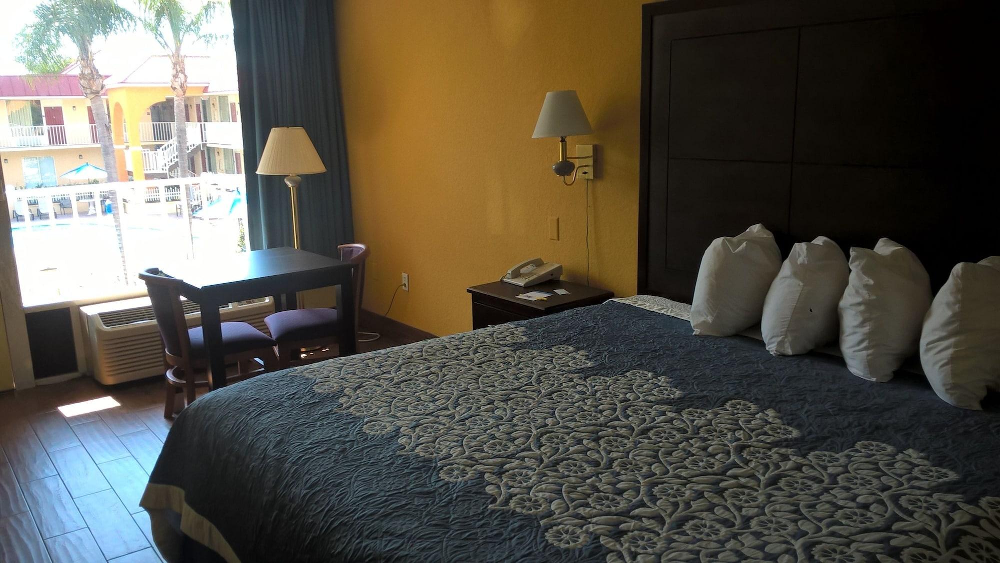 Days Inn & Suites By Wyndham Port Richey Eksteriør bilde