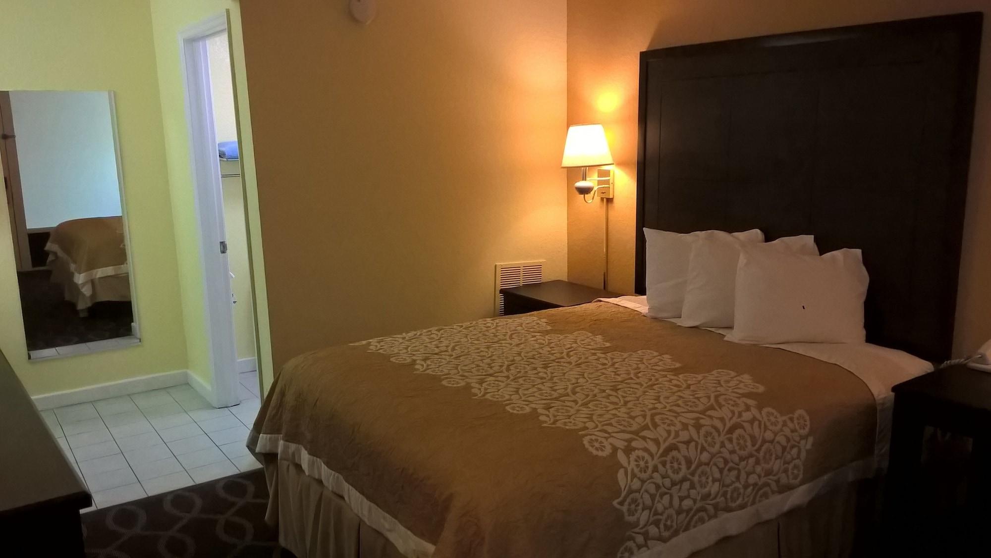 Days Inn & Suites By Wyndham Port Richey Eksteriør bilde