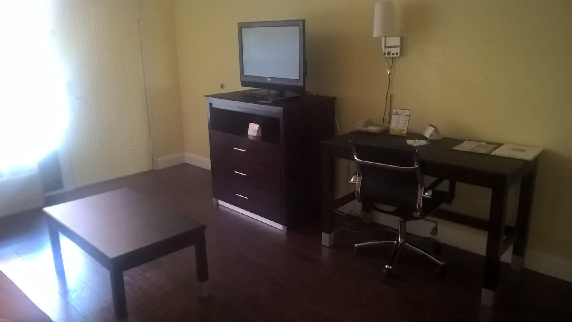 Days Inn & Suites By Wyndham Port Richey Eksteriør bilde