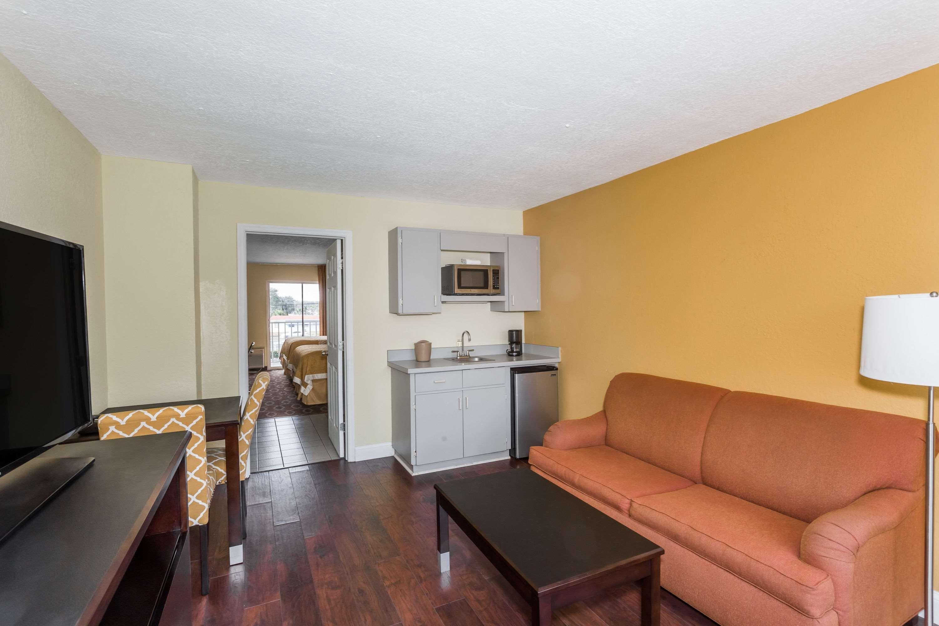 Days Inn & Suites By Wyndham Port Richey Eksteriør bilde