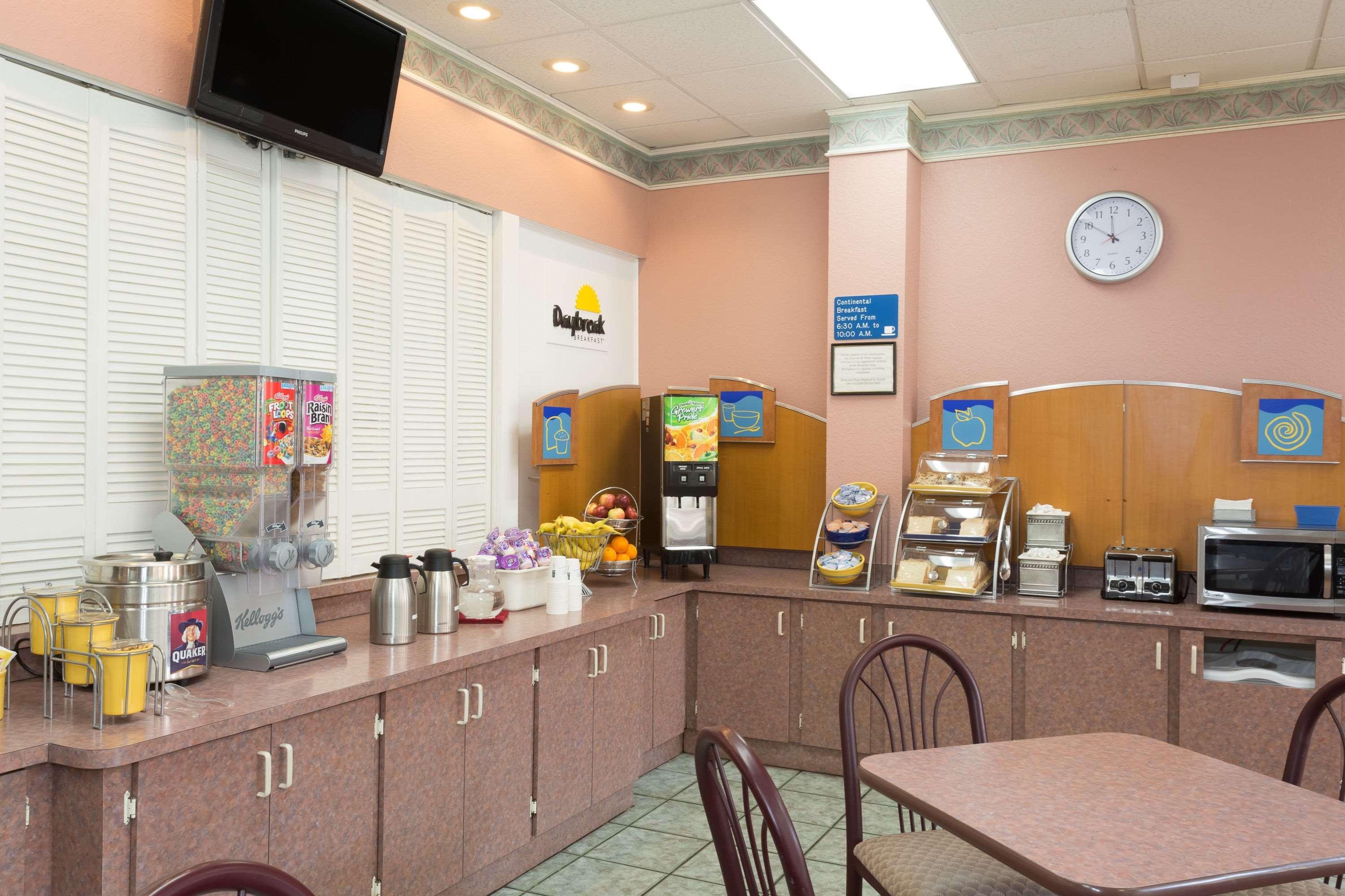 Days Inn & Suites By Wyndham Port Richey Eksteriør bilde