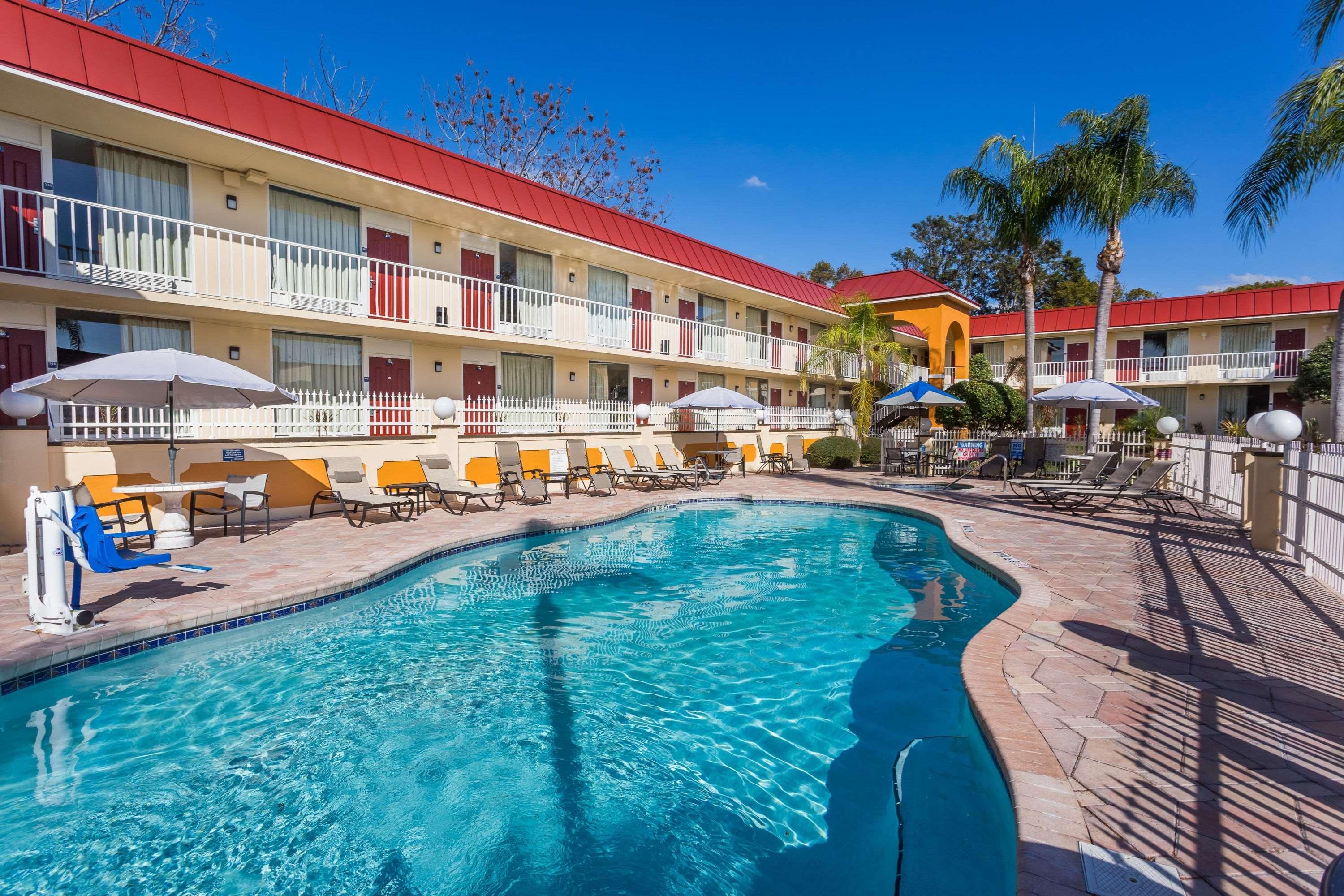 Days Inn & Suites By Wyndham Port Richey Eksteriør bilde