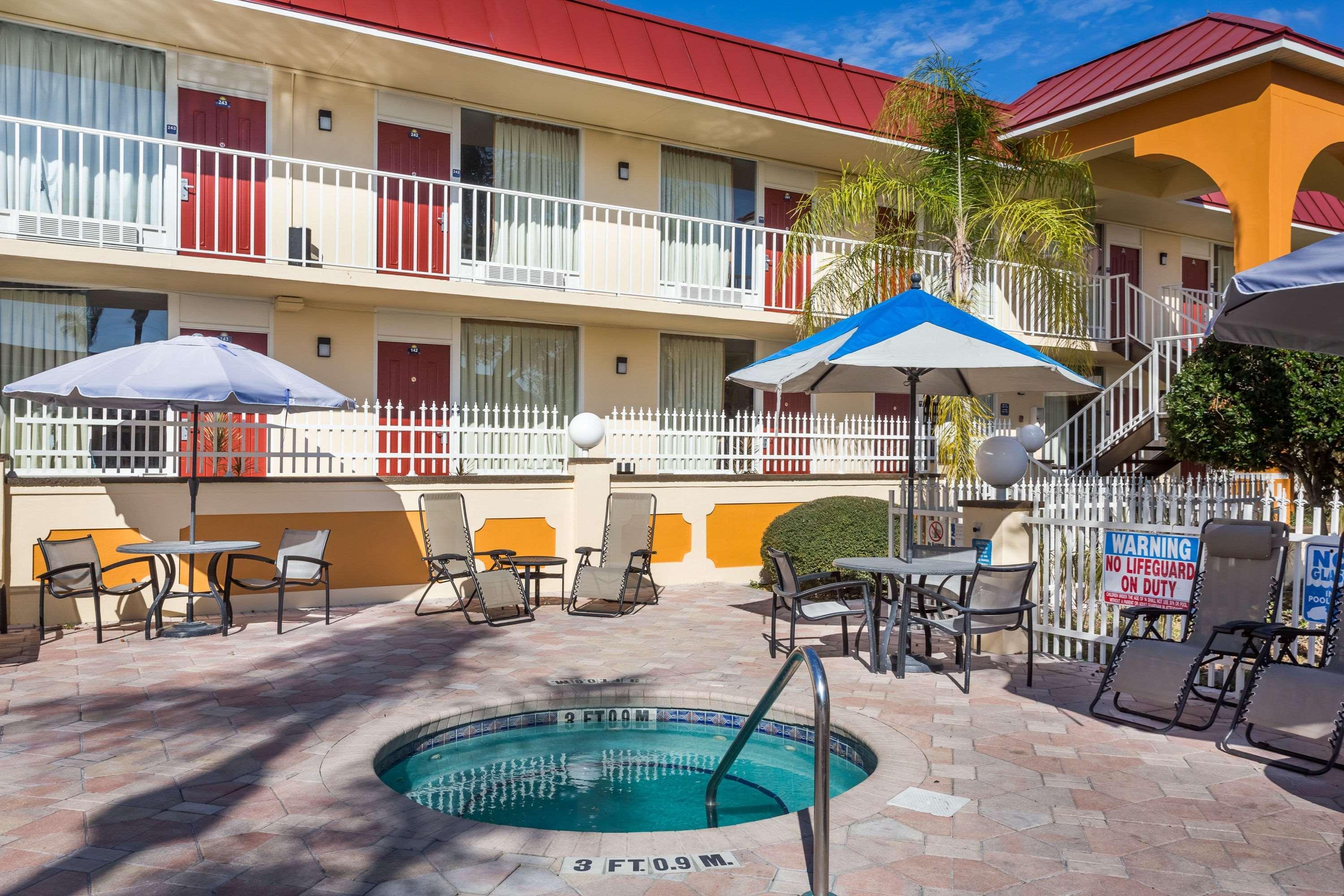 Days Inn & Suites By Wyndham Port Richey Eksteriør bilde