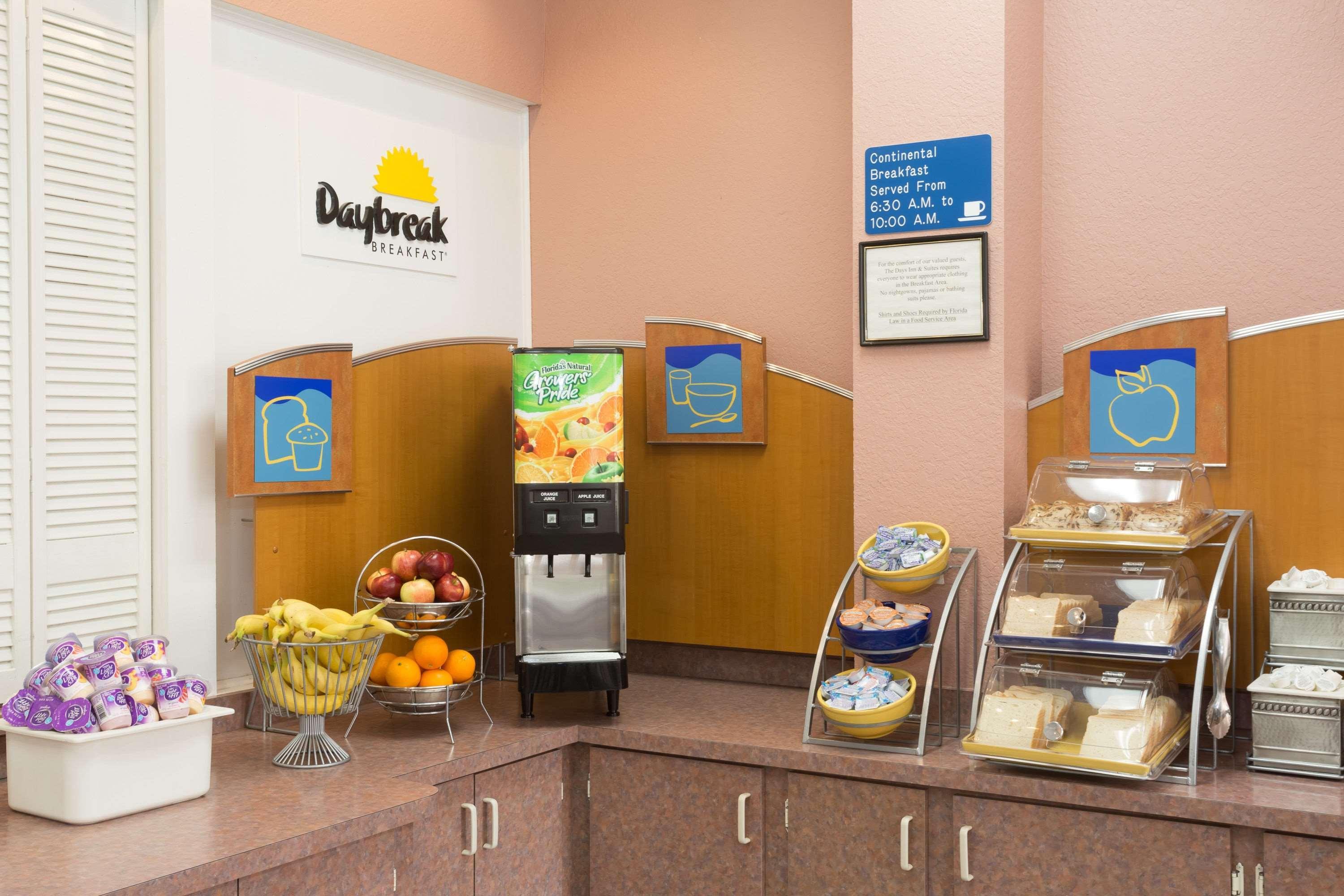 Days Inn & Suites By Wyndham Port Richey Eksteriør bilde