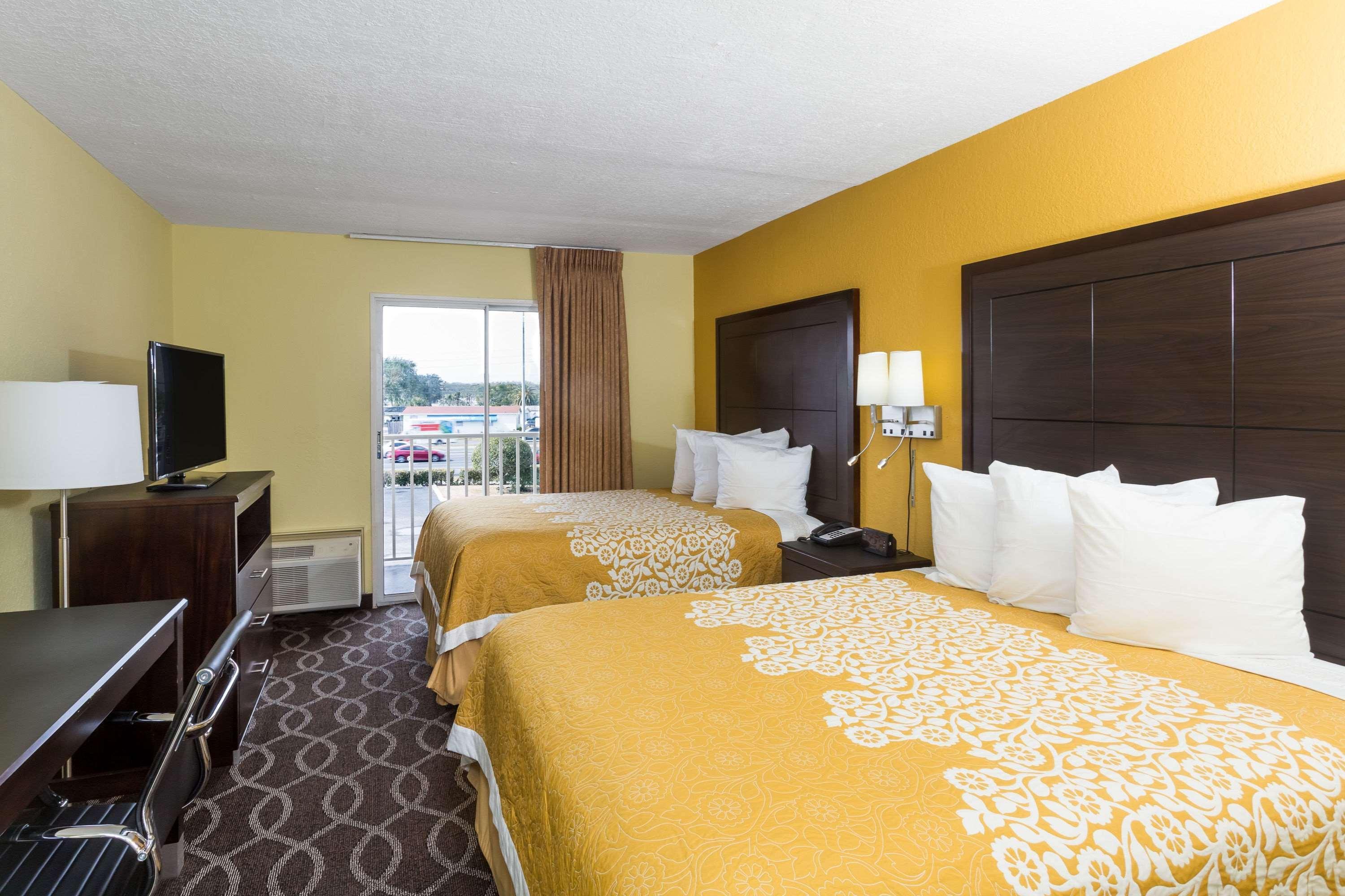 Days Inn & Suites By Wyndham Port Richey Eksteriør bilde