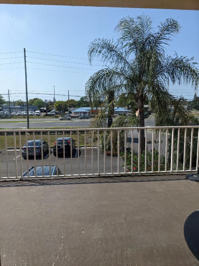 Days Inn & Suites By Wyndham Port Richey Eksteriør bilde