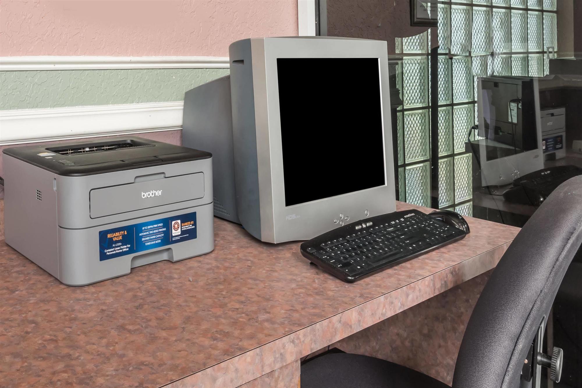 Days Inn & Suites By Wyndham Port Richey Eksteriør bilde