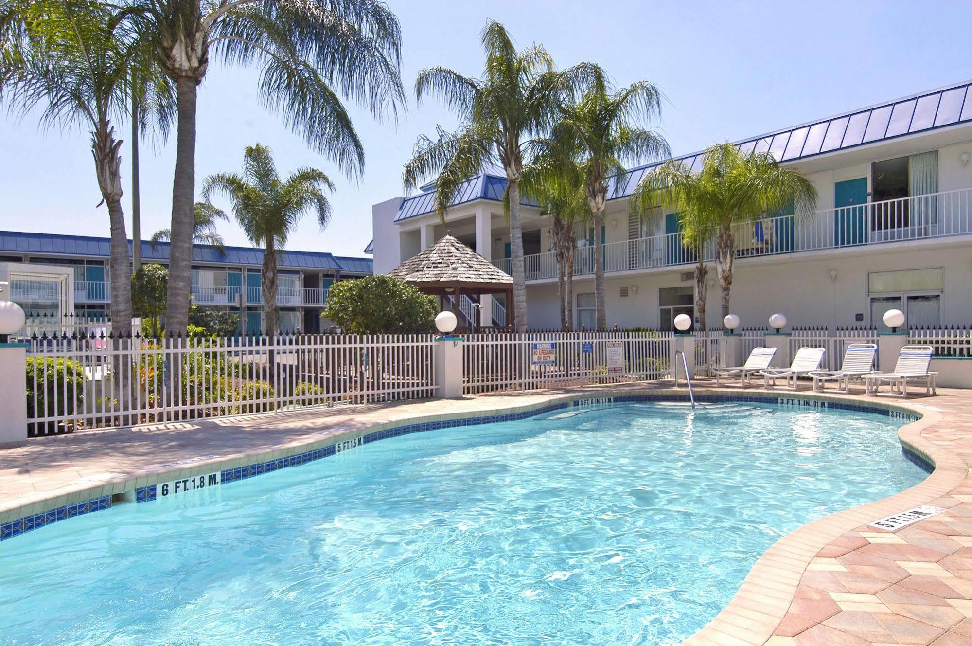 Days Inn & Suites By Wyndham Port Richey Eksteriør bilde